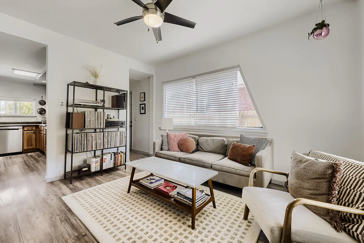 Living room with lots of natural light! - 3440 Ash St