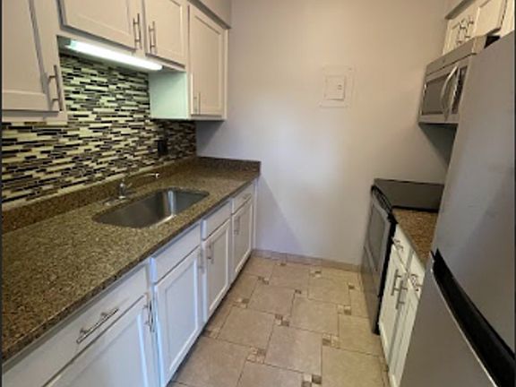 2nd image of 33247 Kingslane Ct APT 1