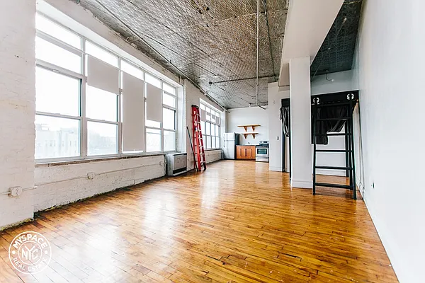 Rented by MySpaceNYC | media 23
