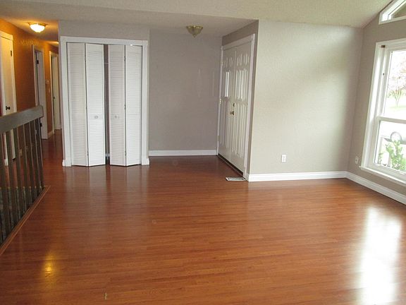 2nd image of 1154 SW Fairhaven Dr
