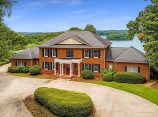 725 Mountain View Cir, Gainesville, GA 30501