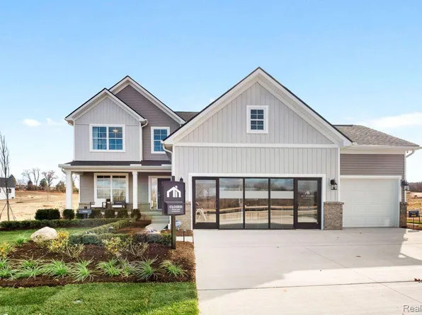 8337 Silica Dr, White Lake, MI 48386