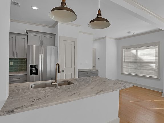 3rd image of 5018 Wilburn Ave