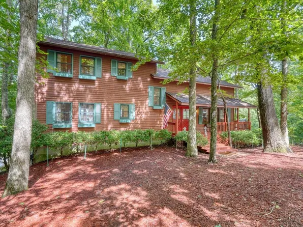 854 Frog Pond Rd, Hiawassee, GA 30546