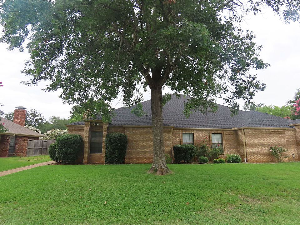1st image of 6016 Plantation Dr