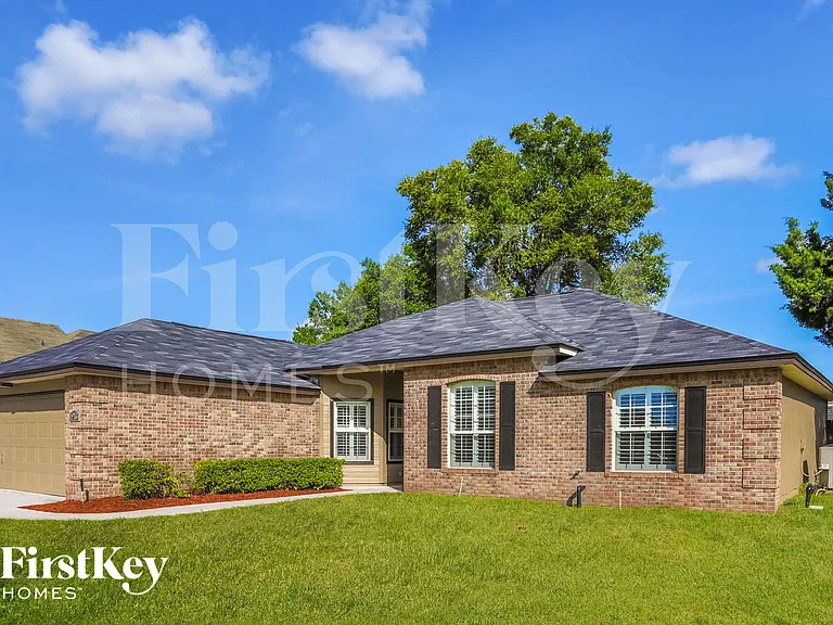 1913 Belhaven Dr — Photo 2