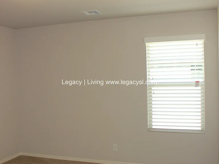 14734 S Urbana Ave — Photo 26