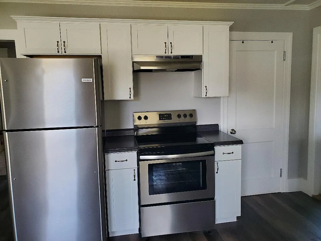 3 bed, 1400 sqft, $2,200 — Photo 3