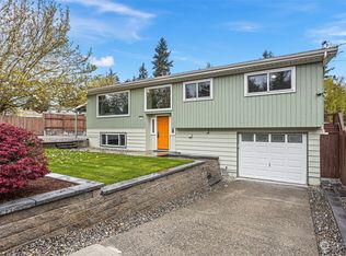 20234 Des Moines Memorial Dr, Seattle, WA
