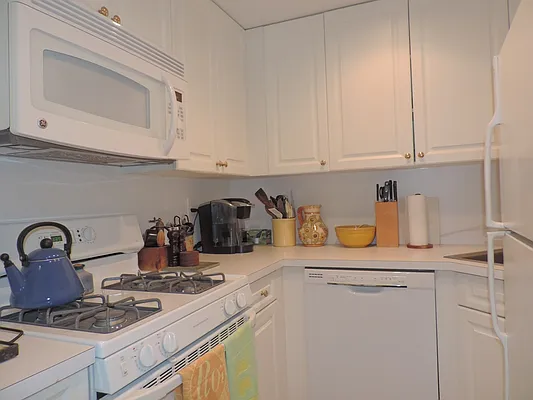 Rented by essential NEW YORK Real Estate | media 21