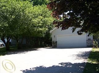 3rd image of 560 N Carney Dr