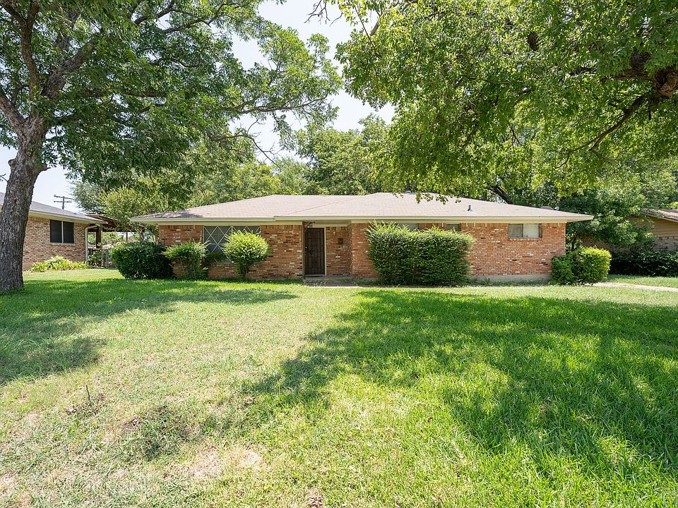 1st image of 614 N Young Blvd