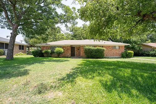 614 N Young Blvd Photo 1 614 N Young Blvd Photo 1