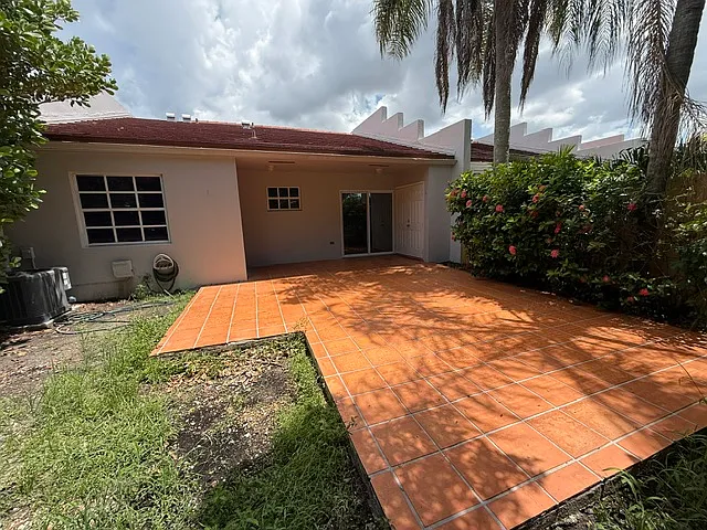 3 bed, 1260 sqft, $2,650 — Photo 3