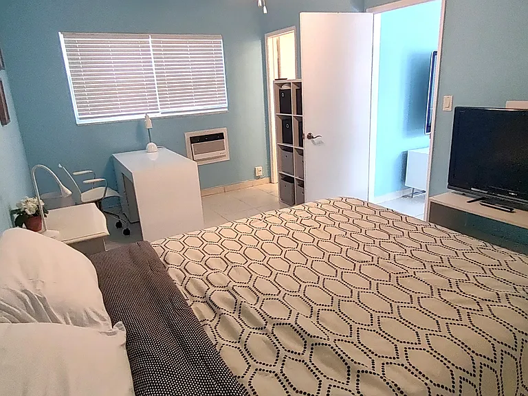 3240 NE 16th St #7 — Photo 10