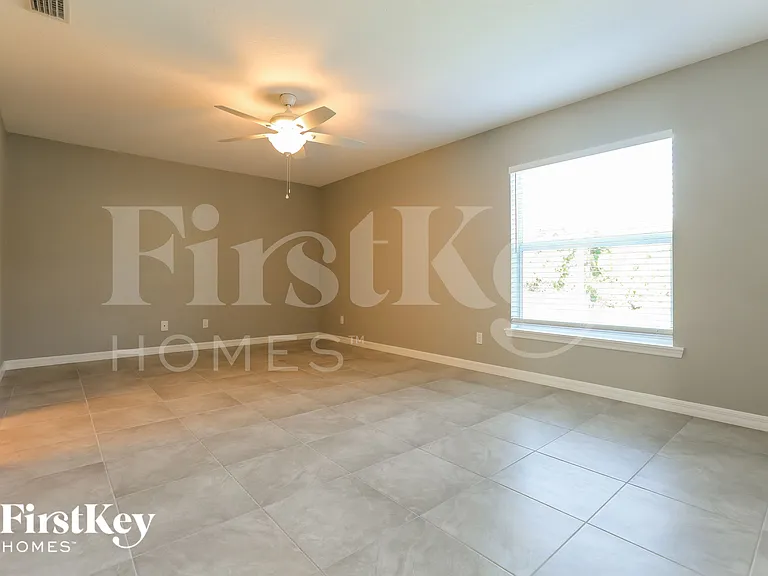 11932 Gretchen Ave — Photo 7