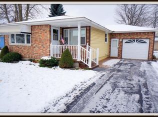 100 Iroquois Ave, Lancaster, NY 14086
