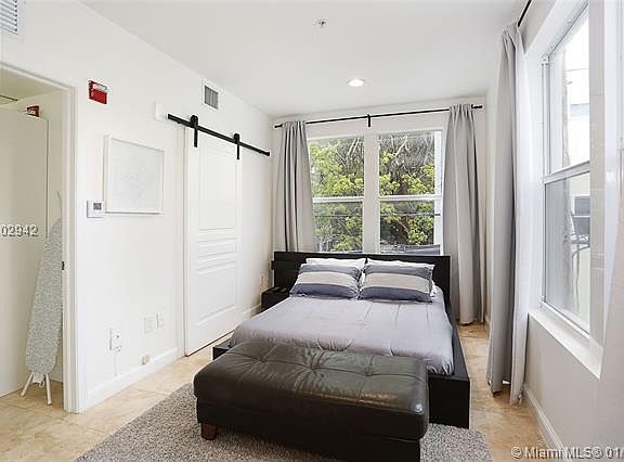 5th image of 334 Euclid Ave APT 204