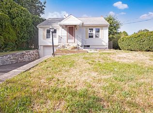 25 Gallivan Ln, Uncasville, CT 06382