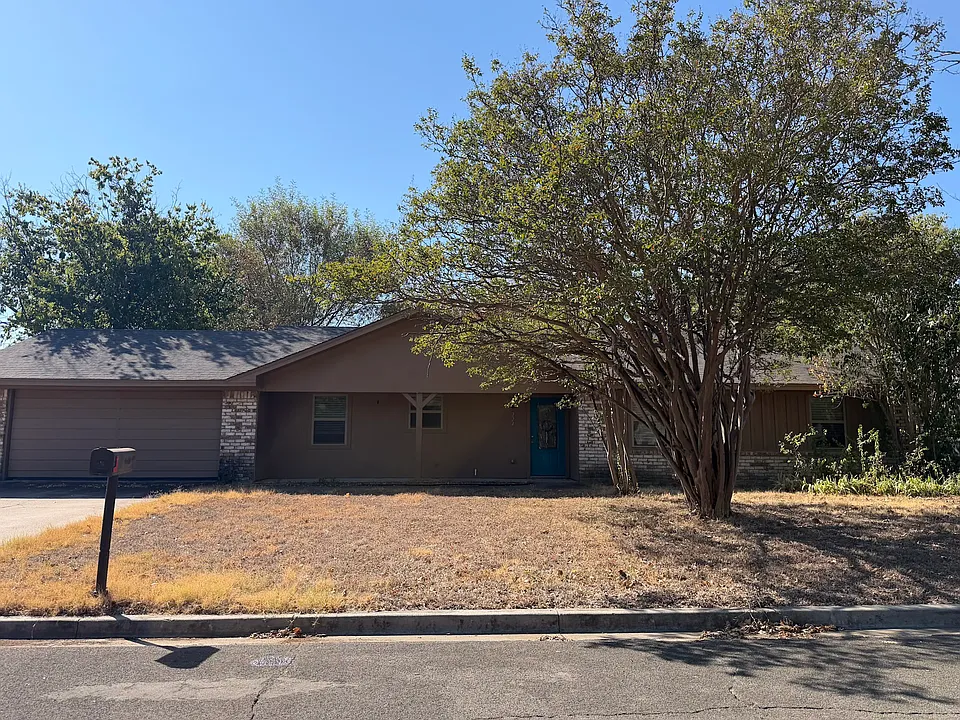224 Monterrey Dr