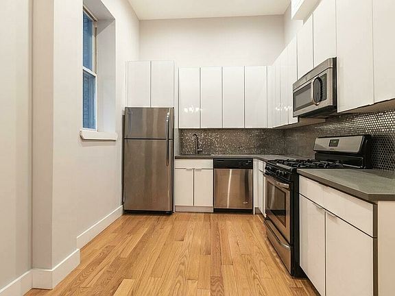 2nd image of 676 Amsterdam Ave #2D
