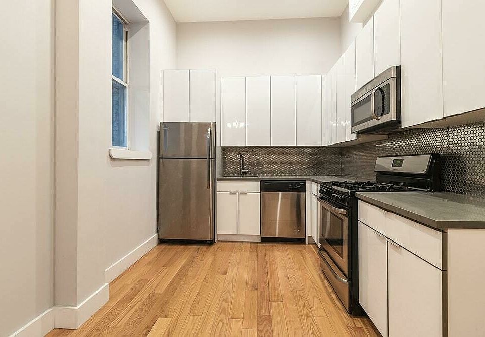 1st image of 676 Amsterdam Ave #4K