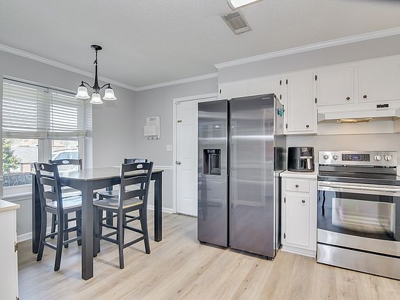 5th image of 662 Tara Ln