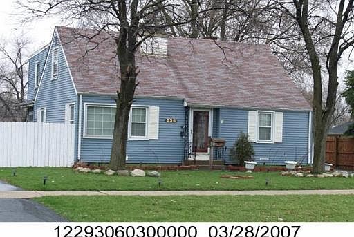 1st image of 236 E Fullerton Ave