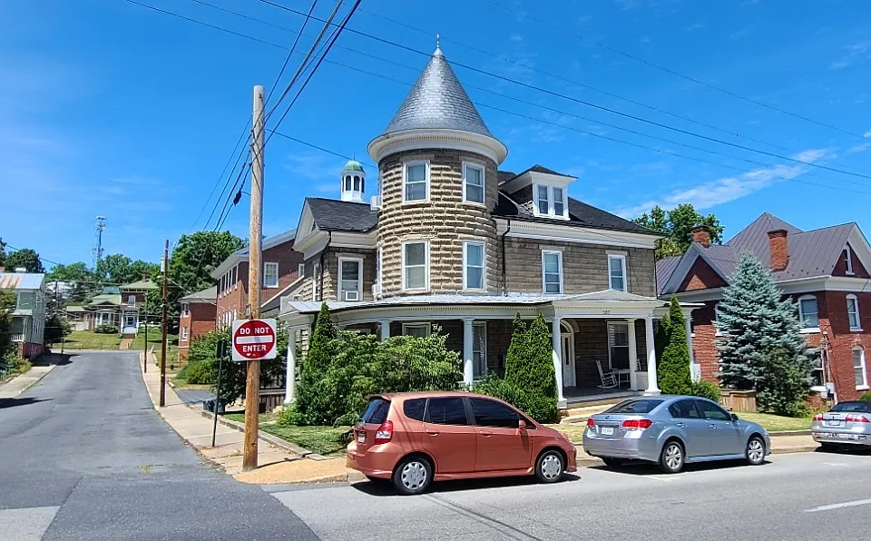 507 W Beverley St #B