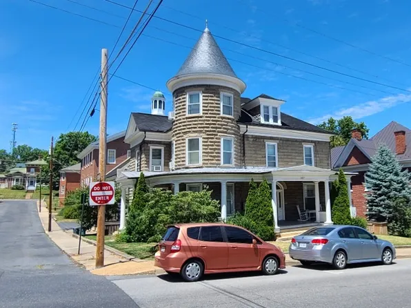 507 W Beverley St APT B, Staunton, VA 24401