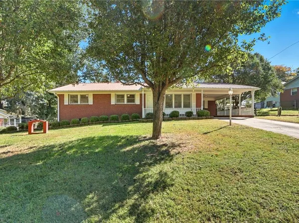 348 Patricia Ln, Lexington, NC 27295