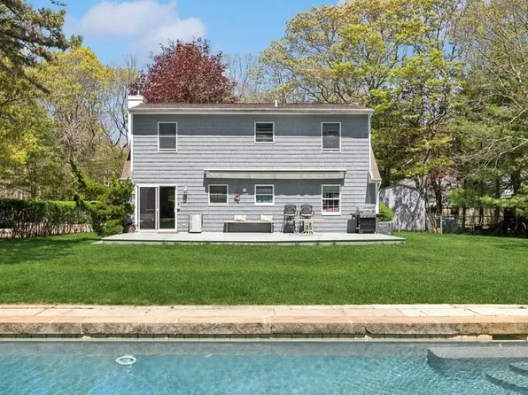 9 Cedar Dr, East Hampton, NY 11937
