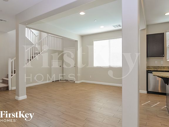 4th image of 129 Country River Ave