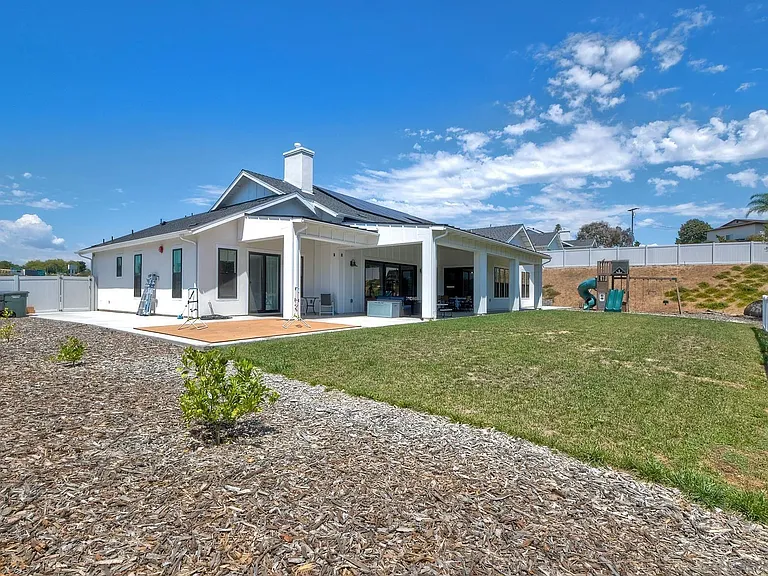 655 Hamilton Ln — Photo 33