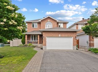 14 Newcastle Ave, Ottawa, ON K2K3B4