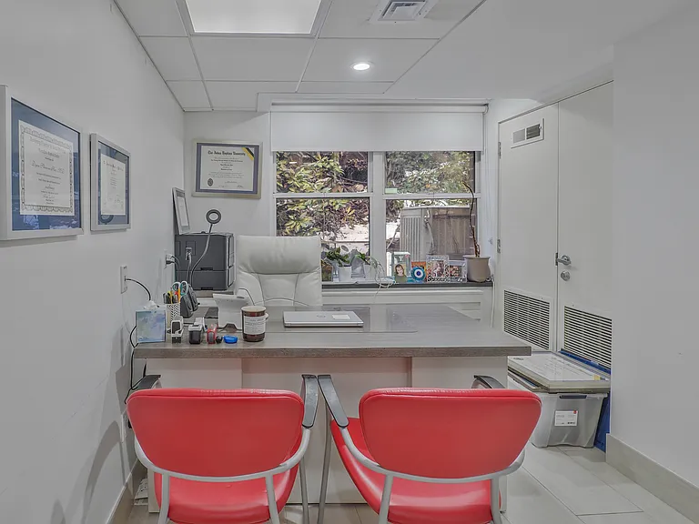 420 W 23rd St #GF — Photo 14
