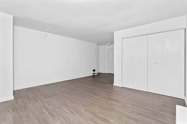 Bedroom, photo 1
