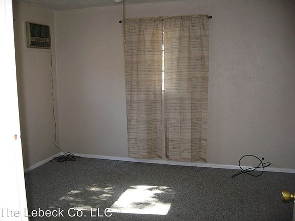 5th image of 607 1/2 Vassar Dr NE