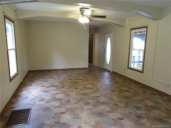 4th image of 120 Cove View Dr