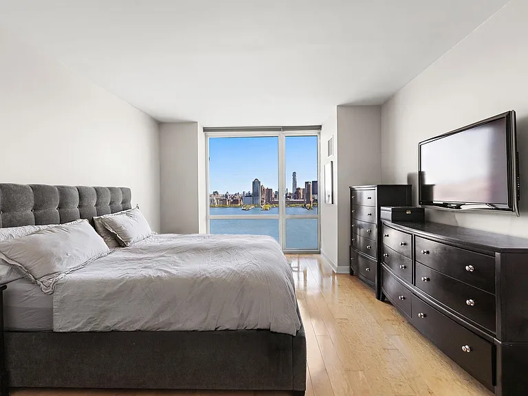 2 2nd St #2403 — Photo 12