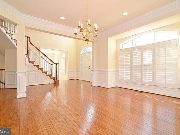 3rd image of 8913 Grist Mill Woods Ct