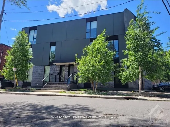 14B Chapleau Ave W, Ottawa, ON K1M 1E3