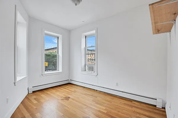 Rented by L Rose Realty (Brokerage) | media 22