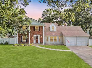 12 Chauncey Ln, Coram, NY 11727