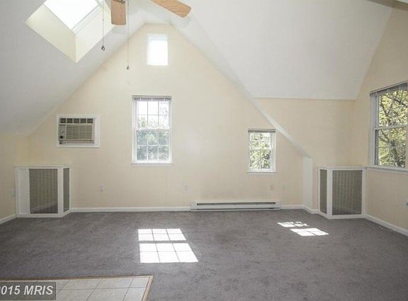 4th image of 21 Glenwood Ave