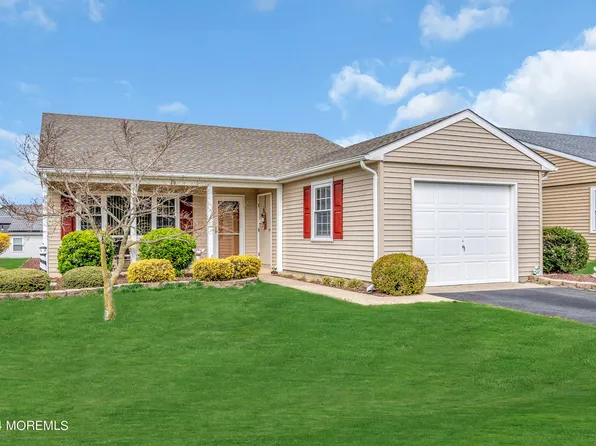 20 Edgeware Place, Manchester, NJ 08759