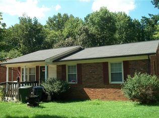 706 Moore Dr, Lexington, NC 27292