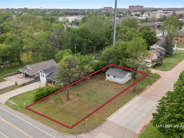 702 W 9th Ave, Stillwater, OK 74074