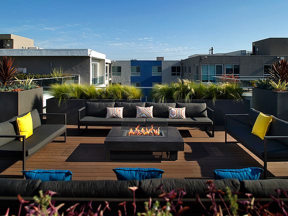 4th image of 720 N El Centro Ave APT 123