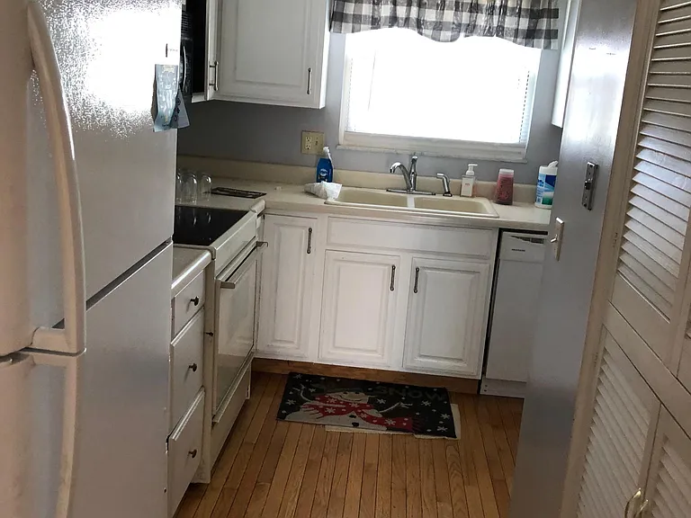 4884 Dierker Rd — Photo 2